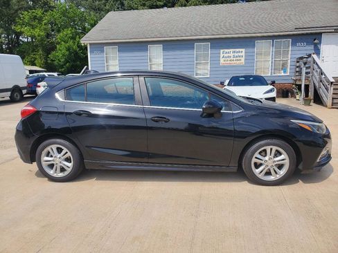 Used 2017 Chevrolet Cruze LT w/ RS Package FWD image 4