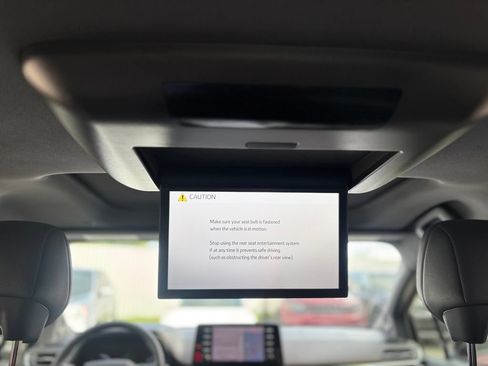 Used 2021 Toyota Sienna XSE w/ XSE Plus Package FWD image 29