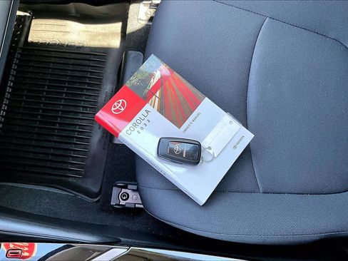Certified 2022 Toyota Corolla LE w/ LE Convenience Package FWD image 14