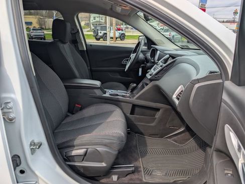 Used 2016 Chevrolet Equinox LT w/ Convenience Package image 12