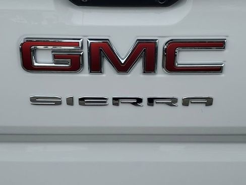 Used 2023 GMC Sierra 1500 SLE image 7