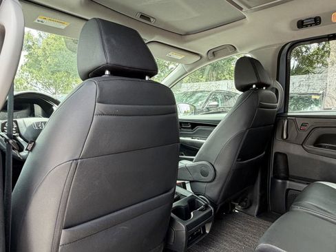 Used 2023 Honda Odyssey Touring image 11