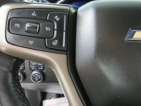 Used 2022 Chevrolet Silverado 1500 High Country w/ Z71 Off-Road Package image 17