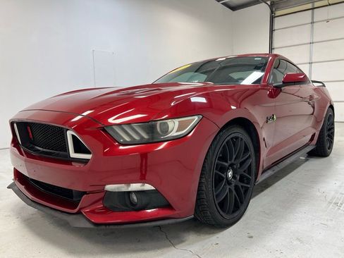 Used 2017 Ford Mustang GT RWD image 12