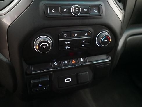 Used 2019 Chevrolet Silverado 1500 Custom Trail Boss w/ Custom Convenience Package image 18