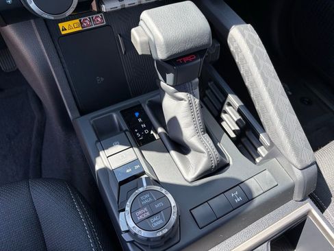 Used 2025 Toyota 4Runner TRD Off-Road image 22