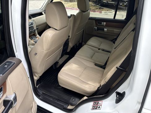 Used 2016 Land Rover LR4 AWD/4WD image 18