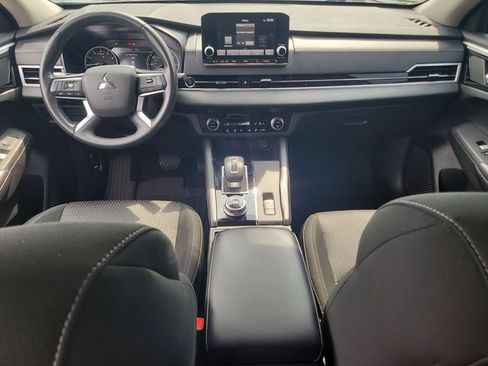 Used 2024 Mitsubishi Outlander ES FWD image 12