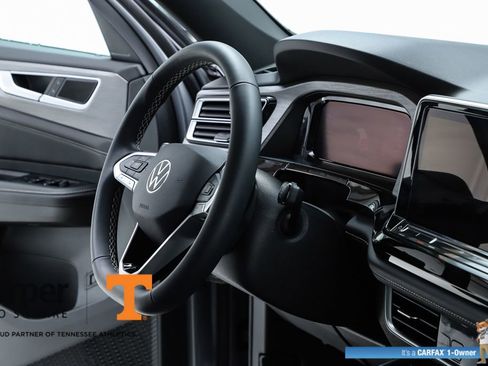 Used 2024 Volkswagen Atlas Cross Sport SE w/ Panoramic Sunroof Package image 74