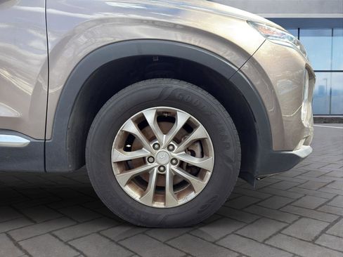 Used 2019 Hyundai Santa Fe SEL image 24