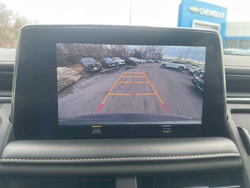 Used 2023 Chevrolet Suburban Premier image 19