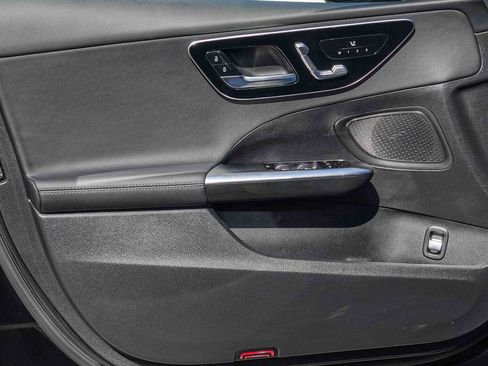 Certified 2025 Mercedes-Benz C 300 4MATIC Sedan image 20