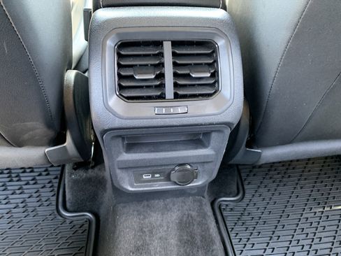 Used 2023 Volkswagen Tiguan SE FWD image 30