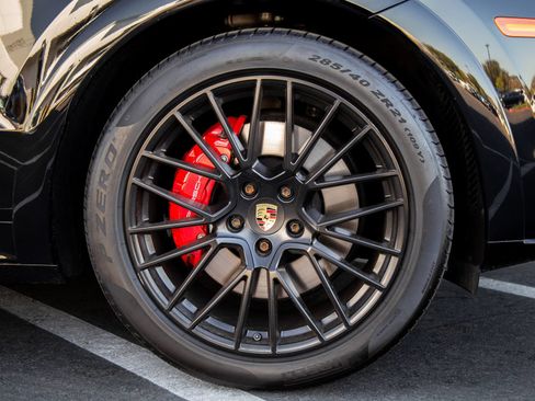 Certified 2023 Porsche Cayenne GTS AWD/4WD image 11