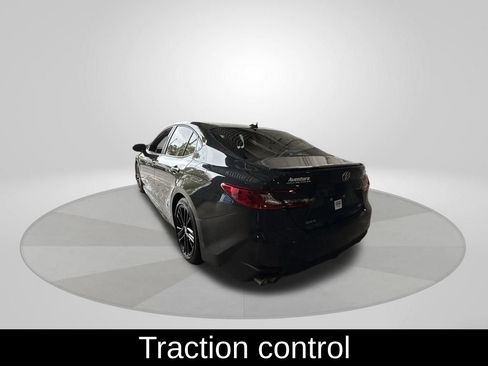 Used 2025 Toyota Camry SE w/ Convenience Package FWD image 5