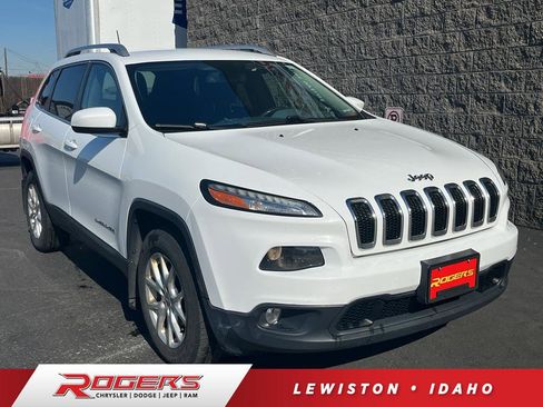 Used 2016 Jeep Cherokee Latitude w/ Cold Weather Group AWD/4WD image 1