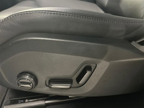 Certified 2025 Volvo XC60 B5 Plus image 11
