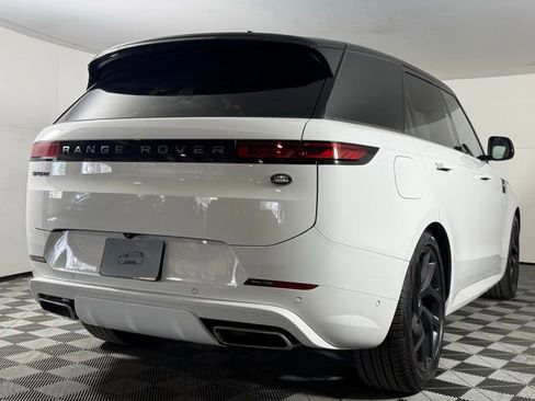Used 2023 Land Rover Range Rover Sport SE Dynamic image 8