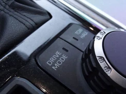 Used 2023 Toyota Sequoia Limited image 17