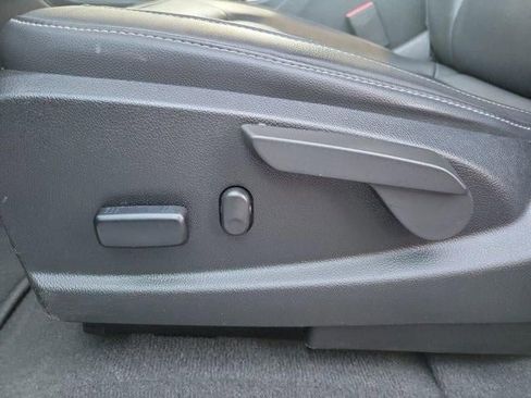 Used 2022 GMC Canyon Elevation w/ Elevation Premium Package image 7