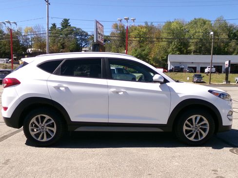 Used 2017 Hyundai Tucson SE image 6