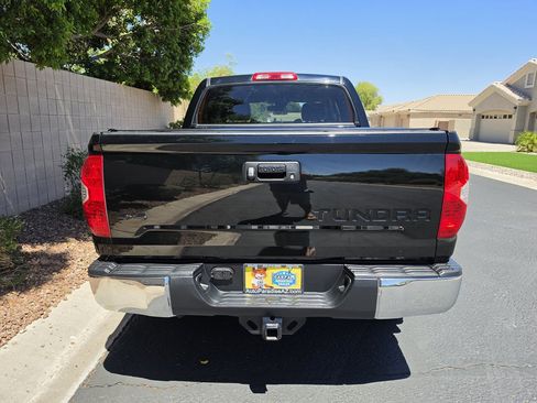Used 2018 Toyota Tundra SR5 w/ SR5 Upgrade Package AWD/4WD image 5
