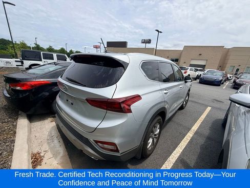 Used 2019 Hyundai Santa Fe SE w/ Cargo Package FWD image 4