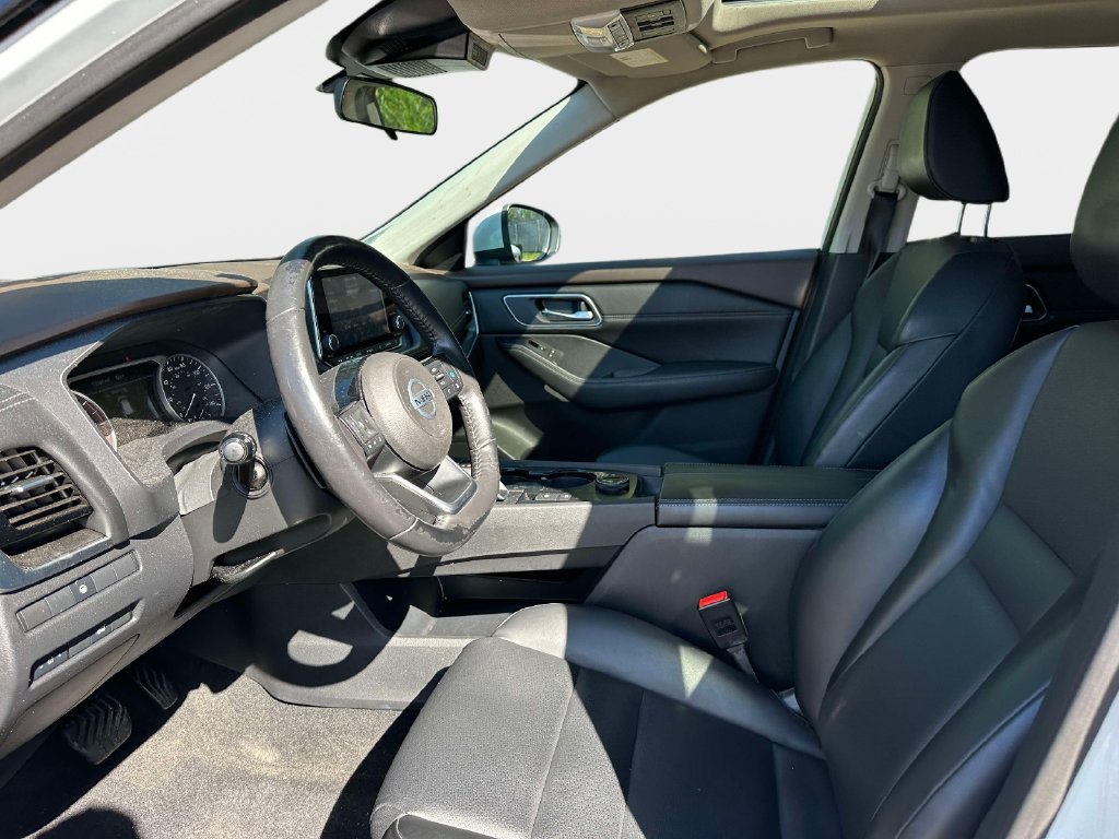 Used 2021 Nissan Rogue SV w/ Premium Package AWD/4WD image 14