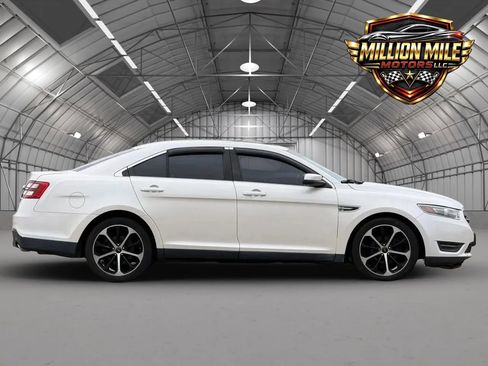 Used 2014 Ford Taurus SEL w/ Equipment Group 201A AWD/4WD image 7