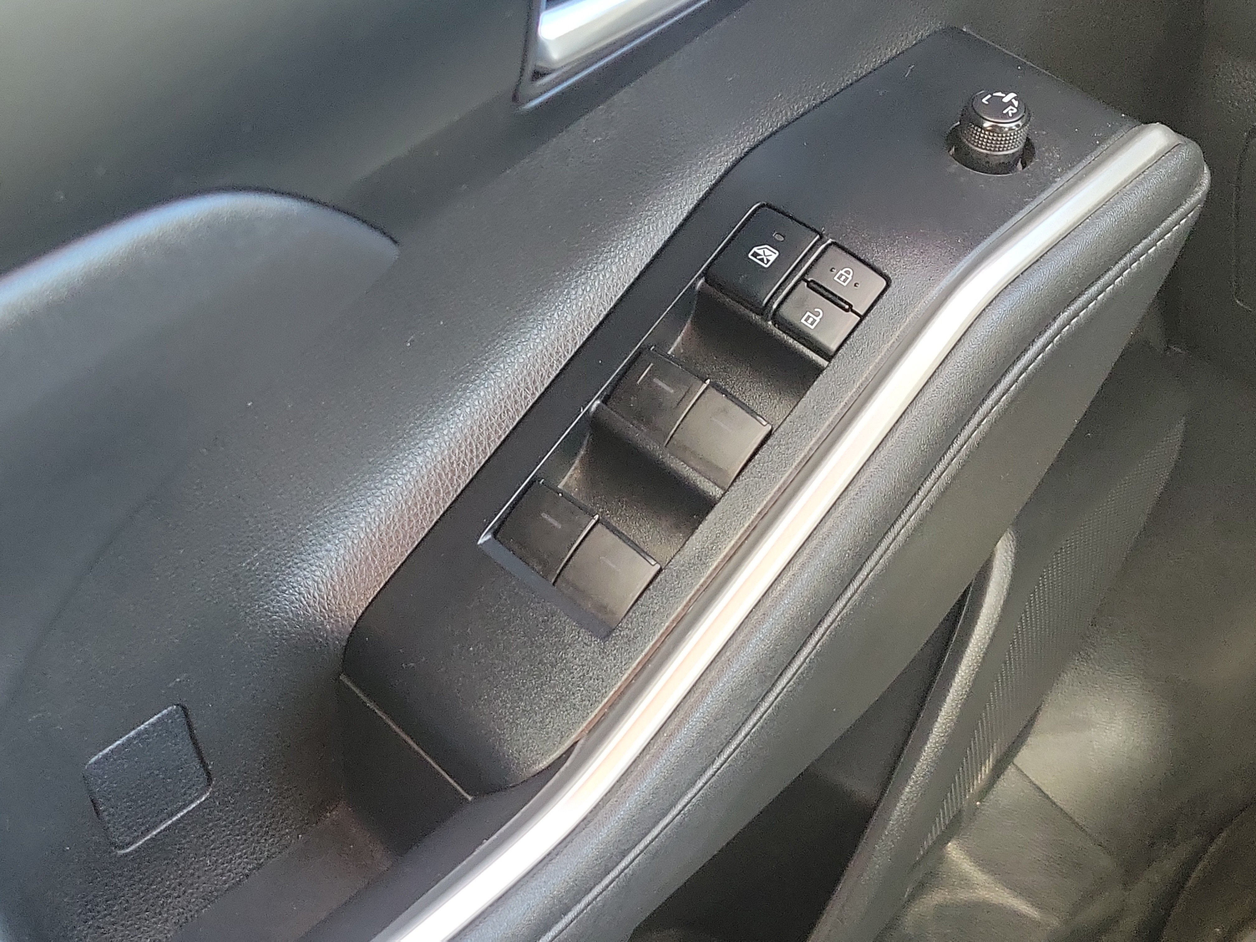Used 2021 Toyota Highlander XSE AWD/4WD image 21