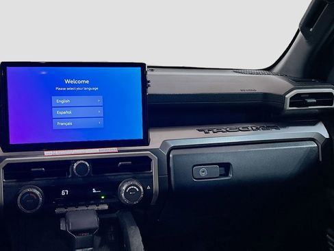 Used 2025 Toyota Tacoma TRD Sport AWD/4WD image 19