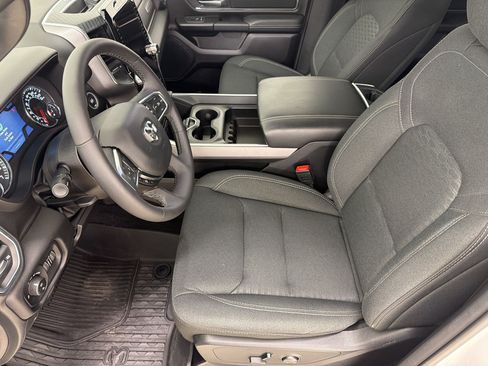 Used 2025 RAM 1500 Big Horn AWD/4WD image 5