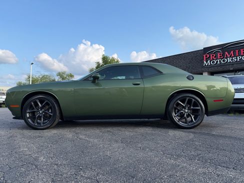 Used 2022 Dodge Challenger SXT w/ Blacktop Package RWD image 5