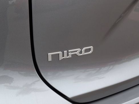 Certified 2023 Kia Niro Wind FWD image 33