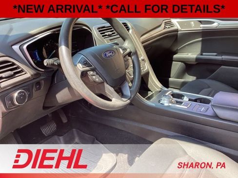 Used 2020 Ford Fusion SE FWD image 9