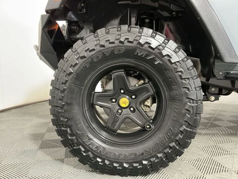 Used 2015 Jeep Wrangler Rubicon w/ Power Convenience Group image 22