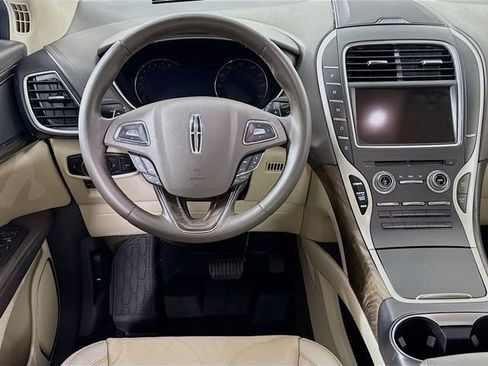 Used 2018 Lincoln MKX Reserve w/ Lincoln MKX Climate Package image 23