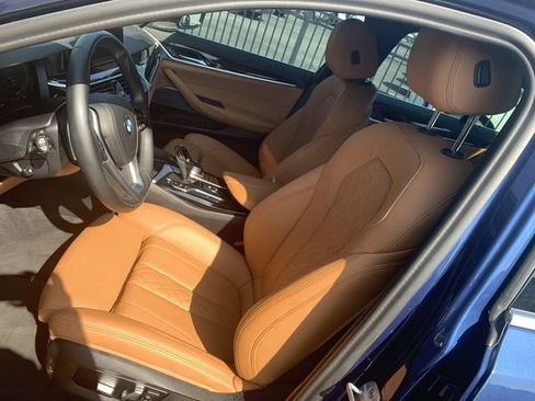 Used 2023 BMW 530i w/ Premium Package RWD image 18