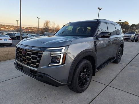 Used 2025 Nissan Armada PRO-4X w/ Pro-4X Premium Package image 3