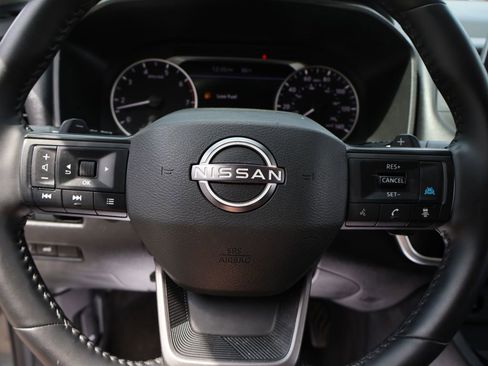 Used 2025 Nissan Rogue SV image 25