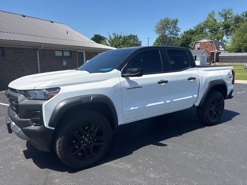 Used 2025 Chevrolet Colorado Trail Boss w/ Midnight Edition AWD/4WD image 1