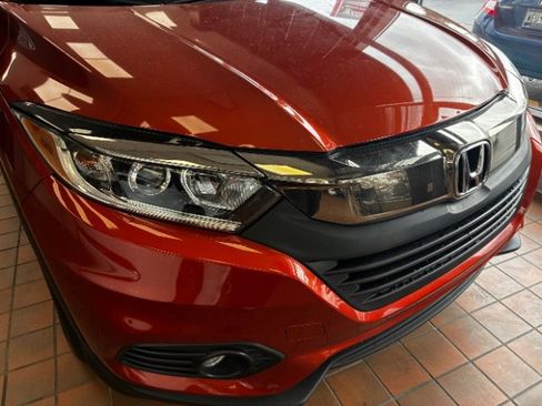 Used 2019 Honda HR-V EX image 2