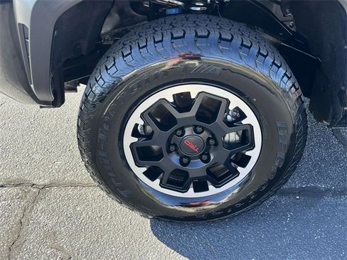 Used 2024 Toyota Tacoma TRD Off-Road image 9