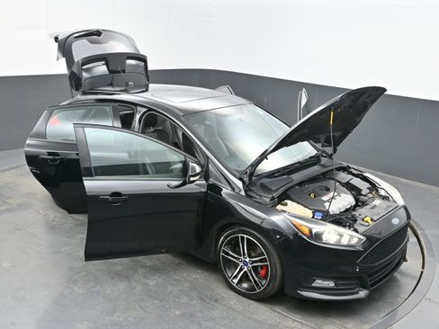 Used 2016 Ford Focus ST w/ Equipment Group 401A image 36