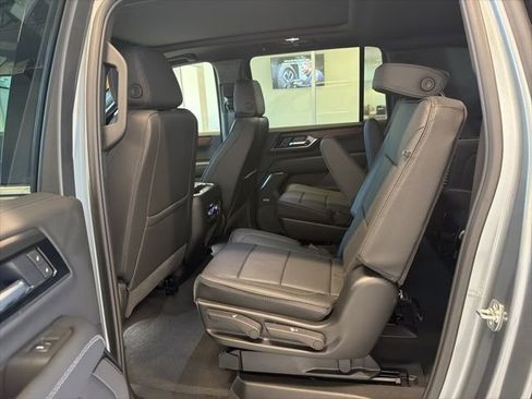 Used 2026 GMC Yukon XL Denali w/ Sun & Power Step Package image 21