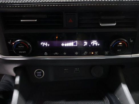 Used 2023 Nissan Rogue SV w/ SV Premium B Package image 35