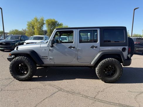 Used 2013 Jeep Wrangler Unlimited Sport AWD/4WD image 8