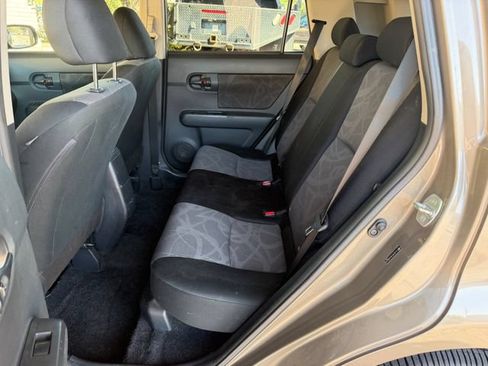 Used 2013 Scion xB FWD image 35