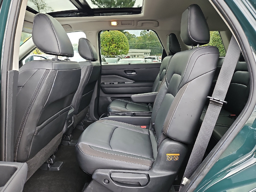 Used 2024 Nissan Pathfinder SL w/ SL Premium Package AWD/4WD image 12