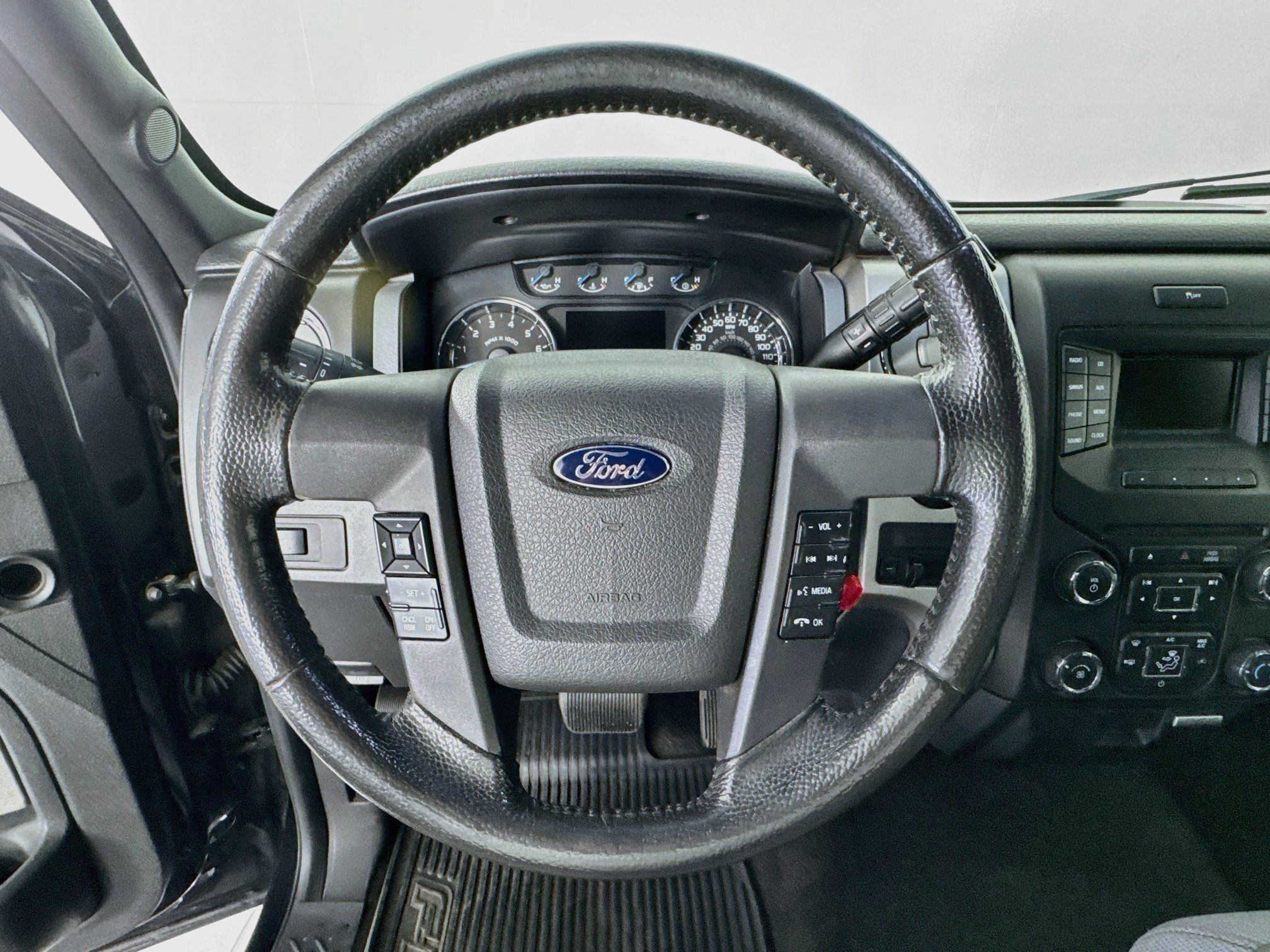 Used 2014 Ford F150 XLT w/ Equipment Group 302A Luxury AWD/4WD image 11